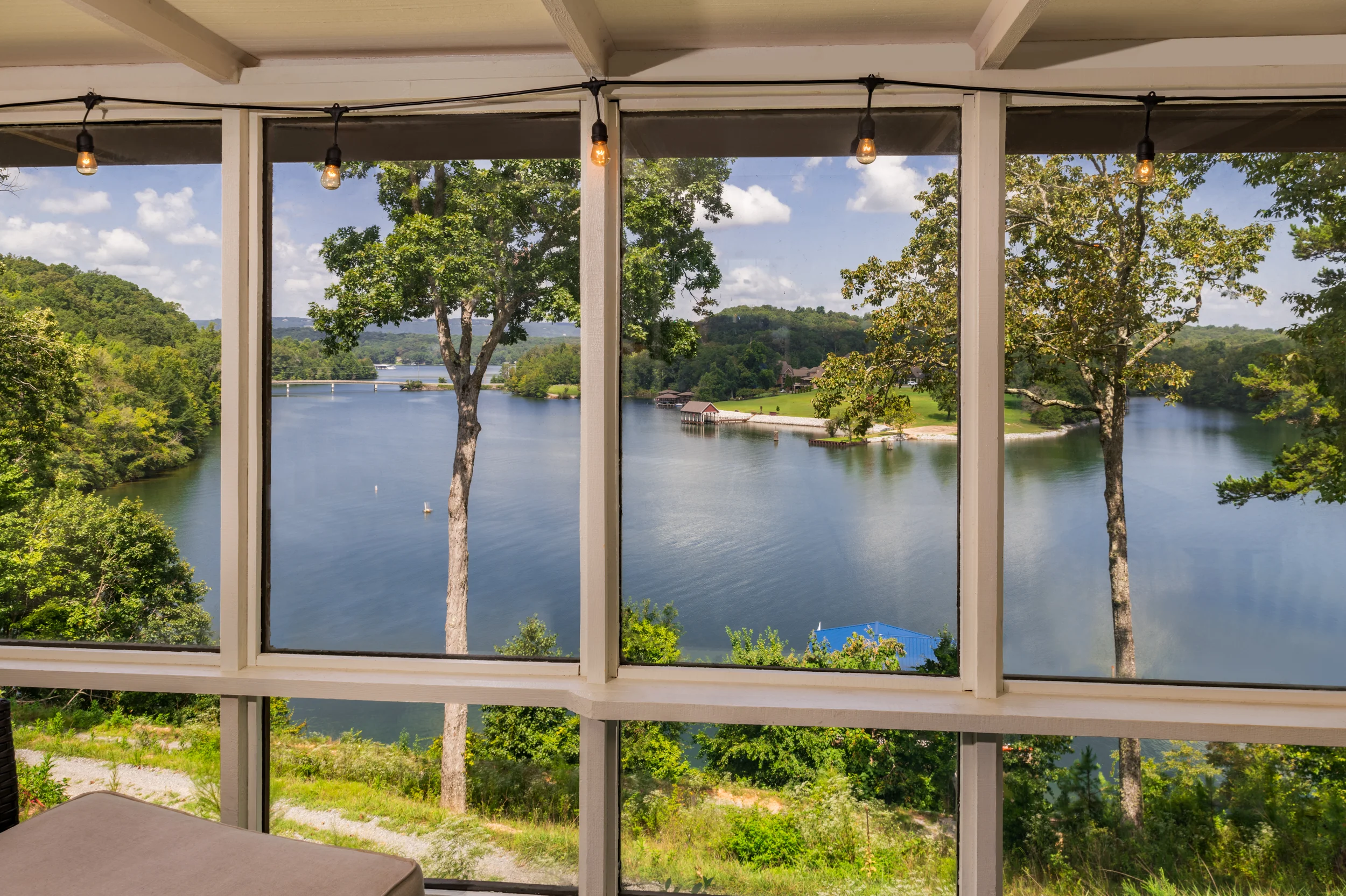 Riverside Bed and Breakfast cabin in Soddy Daisy, Tennessee